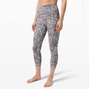 Lululemon Wunder Under HR Crop Legging sz 8